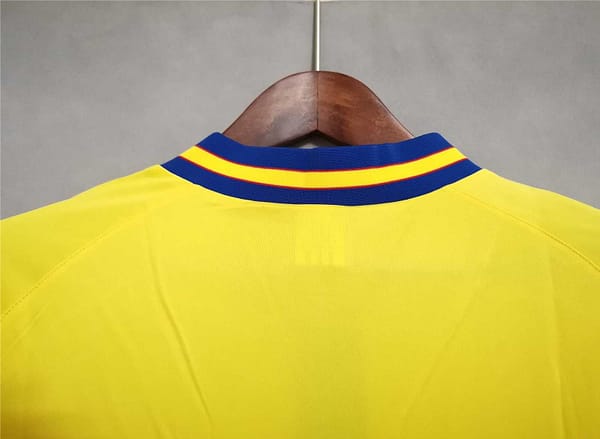 Retro 1994 Sweden Home Jersey - Image 10