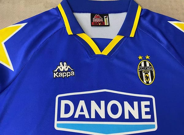 Retro 94/95 Juventus Away Blue Jersey - Image 6