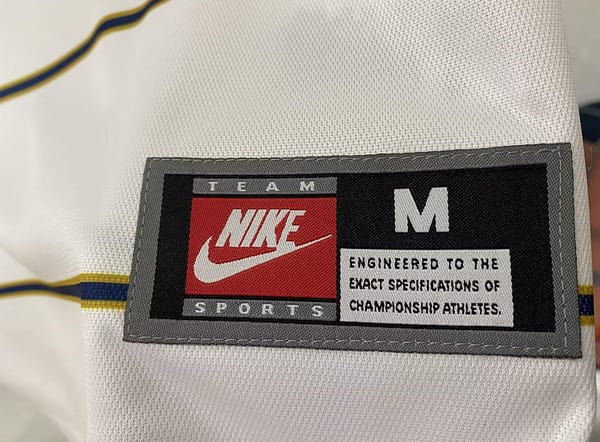 Retro 97/98 Pumas UNAM Away White Jersey - Image 5