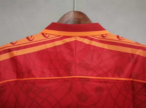 Retro 95/96 AS Roma Home Jersey - Image 5
