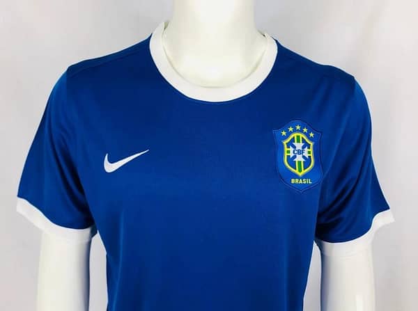 Retro 2006 Brazil Away Jersey - Image 9