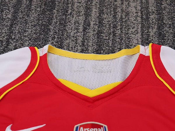 Retro Kids 04/05 Arsenal Home Jersey - Image 9