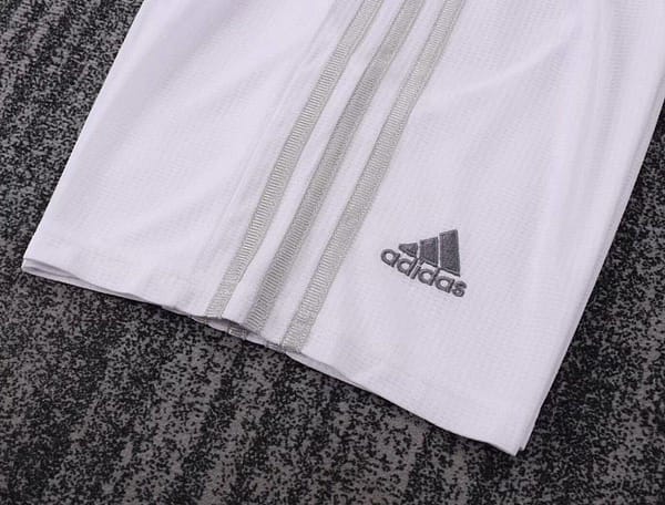 Retro Kids Real Madrid 15/16 Home Jersey - Image 11