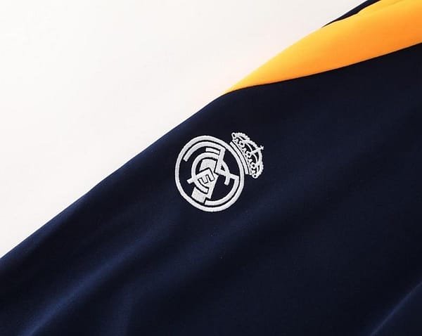 24/25 Real Madrid White Full Zipper Jacket +Long Pants - Image 3