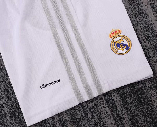 Retro Kids Real Madrid 15/16 Home Jersey - Image 12