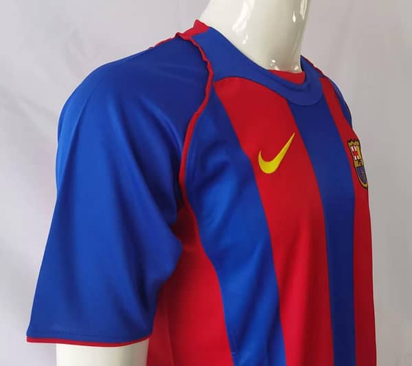 Retro 04/05 Barcelona Home Jersey - Image 3