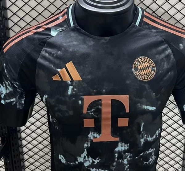 Player Version 24/25 Bayern Munich Away Jersey - Image 2