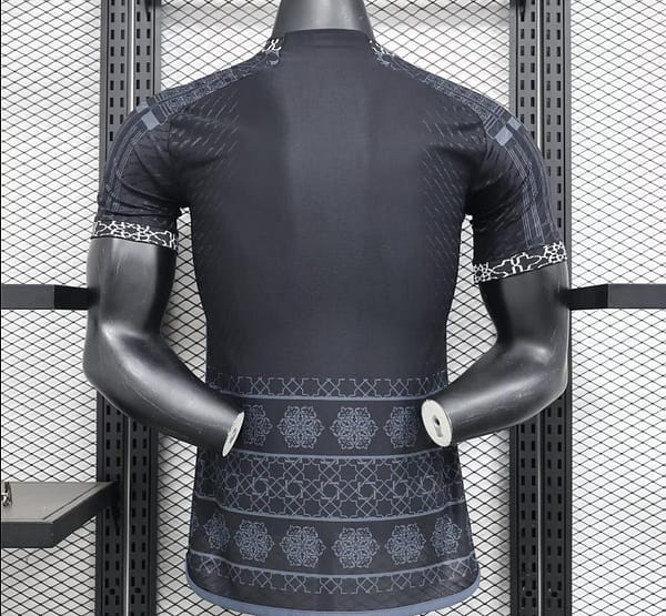 Player Version 24/25 Real Madrid Black Special Jersey - Image 2