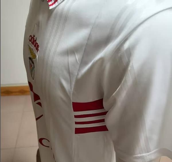 Retro 97/99 Benfica Away White Jersey - Image 4