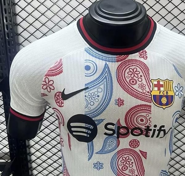 Player Version 24/25 Barcelona White Special Pattern Jersey - Image 3