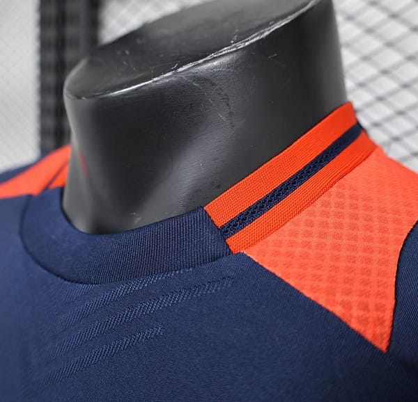 Player Version 24/25 Manchester United Navy Pre-Match Jersey - Image 3
