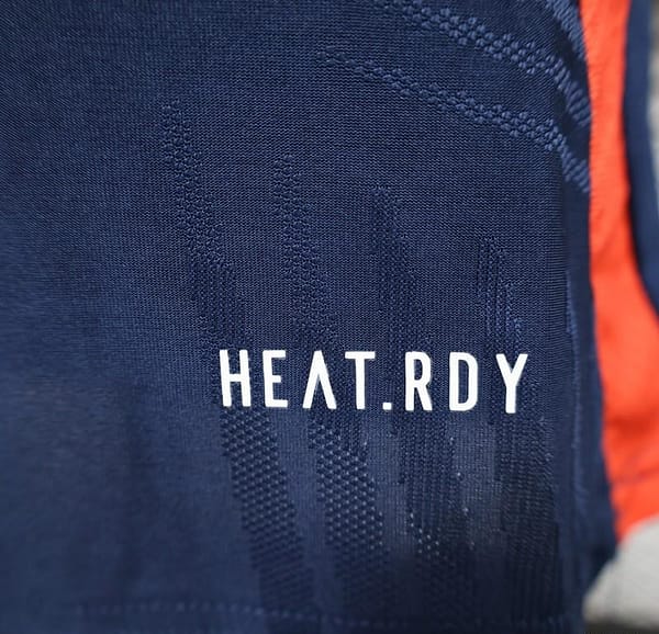 Player Version 24/25 Manchester United Navy Pre-Match Jersey - Image 4