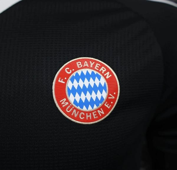 24/25 Player Version Bayern Munich Goalkeeper Jersey - Image 2