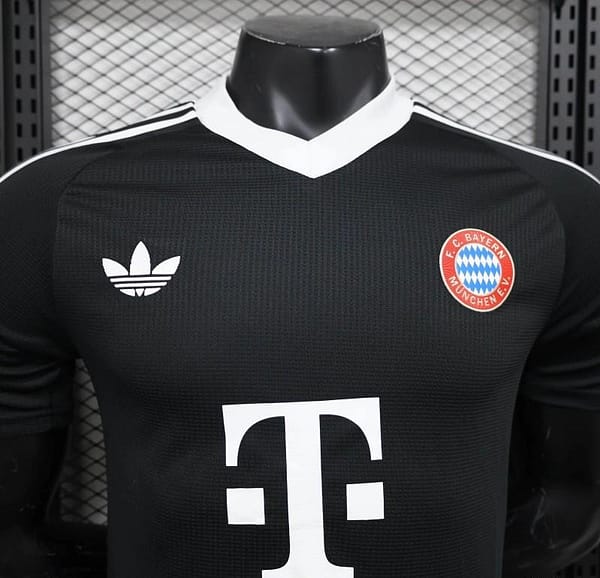 24/25 Player Version Bayern Munich Goalkeeper Jersey - Image 10