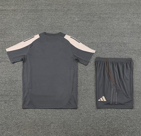 24/25 Real Madrid Black/Pink Short Sleeve Jersey+Shorts - Image 12