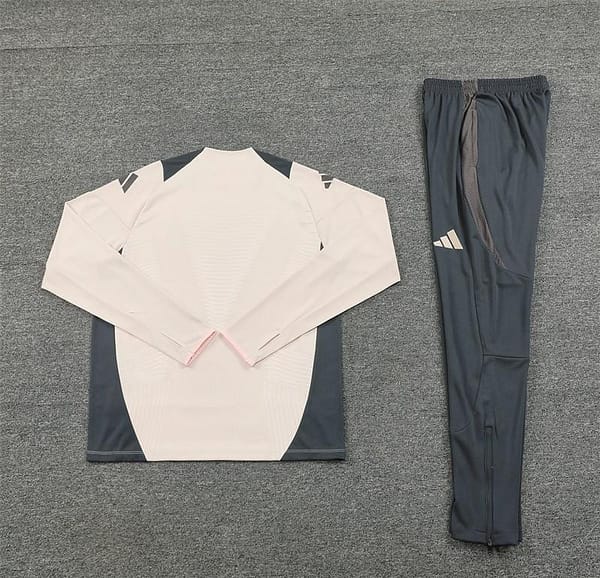 24/25 Real Madrid khaki Half Zipper Jacket+Long Pants - Image 8
