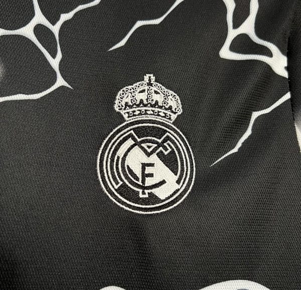 2024/25 Real Madrid Special Edition Black Jersey - Image 5