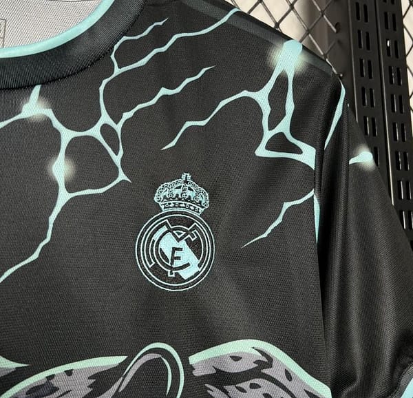 2024/25 Real Madrid Special Edition Black And Green Jersey - Image 5
