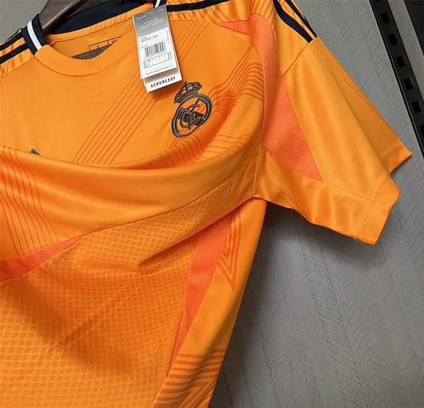 24/25 Real Madrid Away Jersey - Image 4