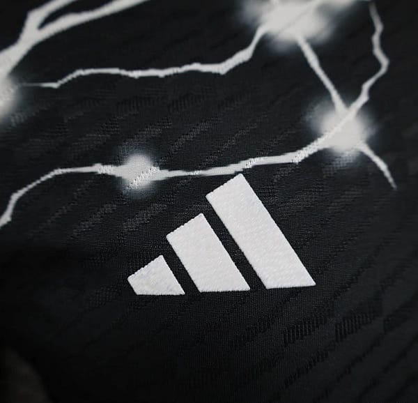 24/25 Player Version Real Madrid Special Edition - Image 9
