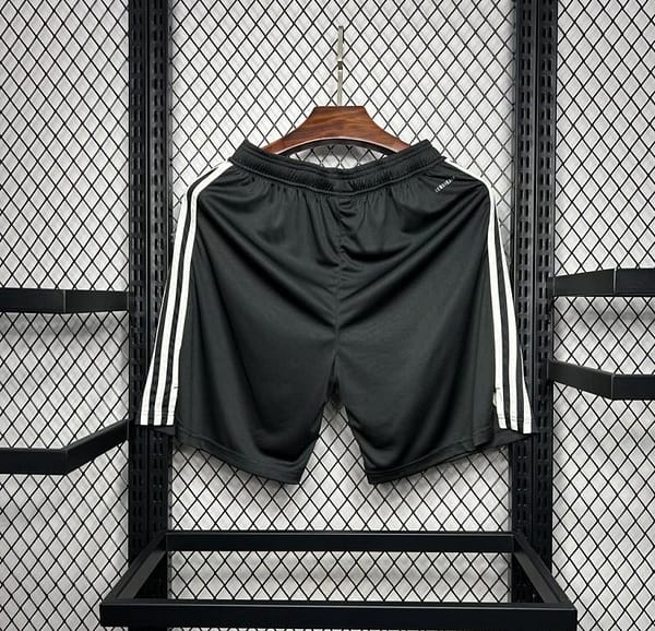 2024/25 Manchester United THIRD Shorts - Image 2