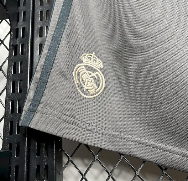 2024/25 Real Madrid Thirds Away Shorts - Image 4
