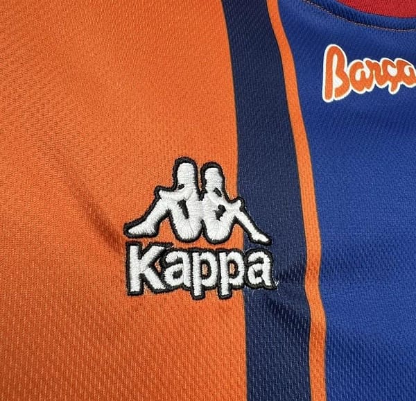 Retro 96/97 Barcelona Away Jersey - Image 7