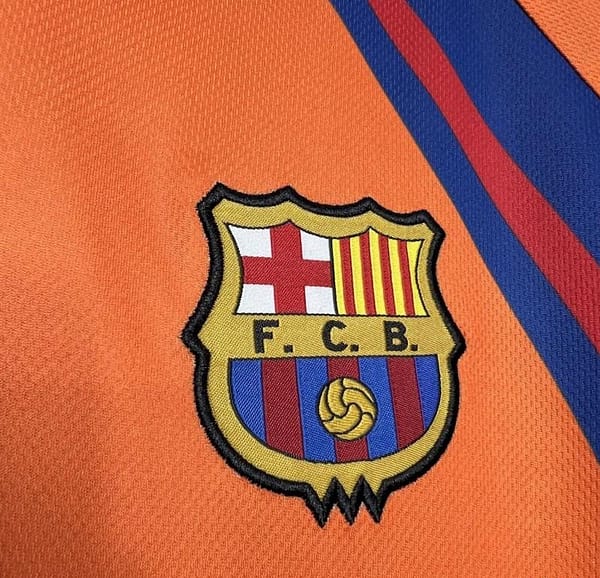 Retro 97/98 Barcelona Away Jersey - Image 4