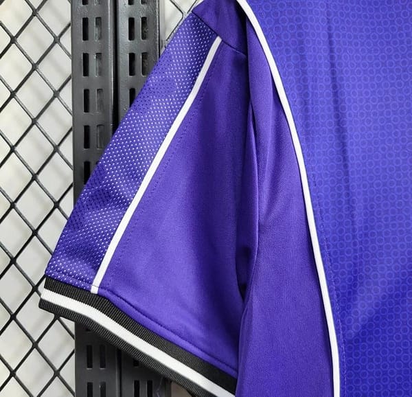 Retro 97/98 Real Madrid Away Jersey - Image 4