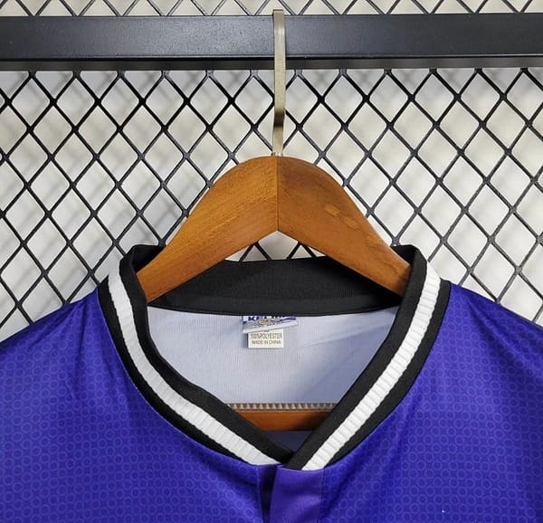 Retro 97/98 Real Madrid Away Jersey - Image 5