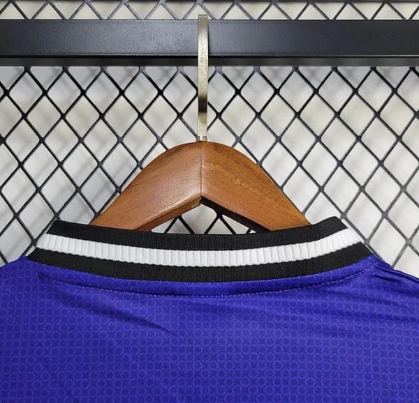 Retro 97/98 Real Madrid Away Jersey - Image 6