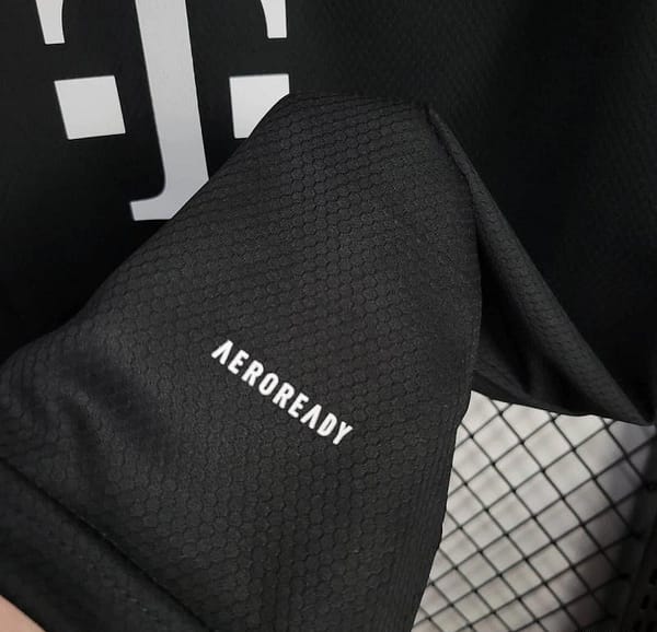 24/25 Bayern Munich Third Black Goalkeeper Jersey - Image 5