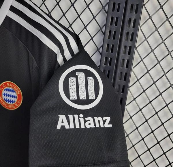 24/25 Bayern Munich Third Black Goalkeeper Jersey - Image 6
