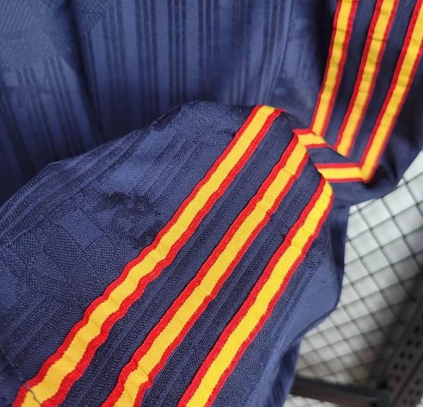 Retro 1996 Spain Away Jersey - Image 9