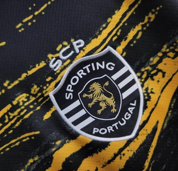 24/25 Sporting CP Fourth Black Jersey - Image 3