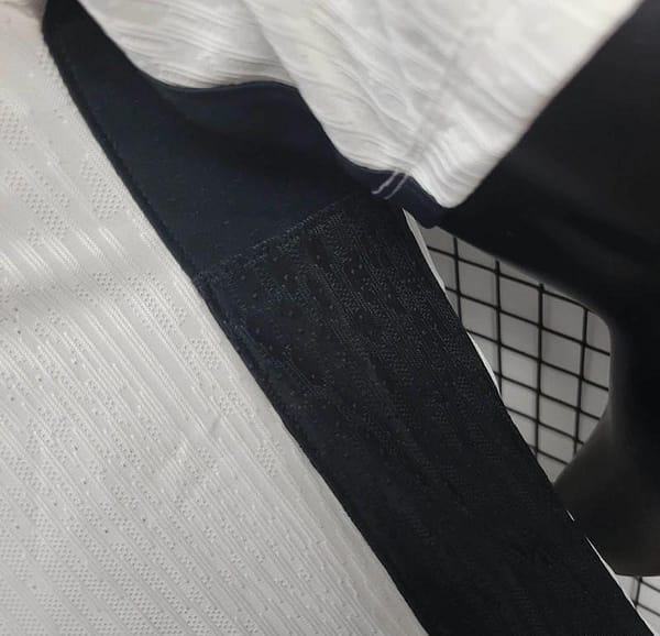Player Version 24/25 PSG White Training Jersey - Image 3