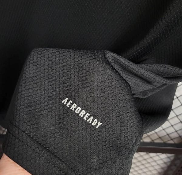 24/25 Real Madrid Black Special Jersey - Image 3