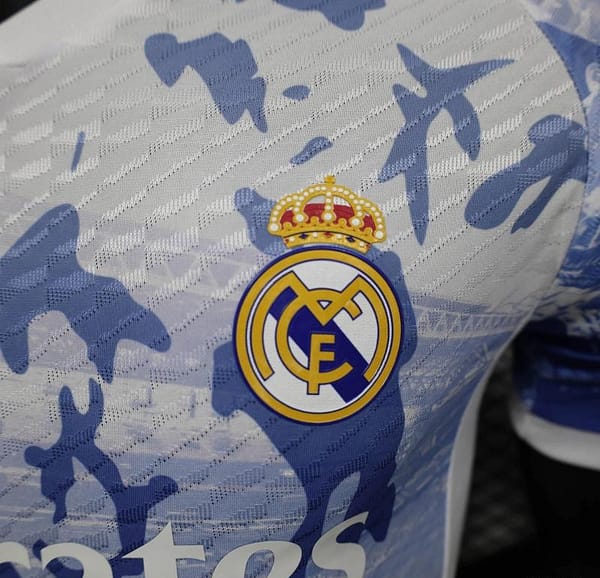 Player Version 24/25 Real Madrid Special Edition - Image 9