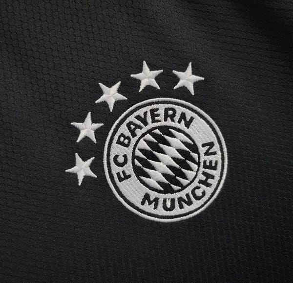 24/25 Bayern Munich Black Goalkeeper Jersey - Image 3
