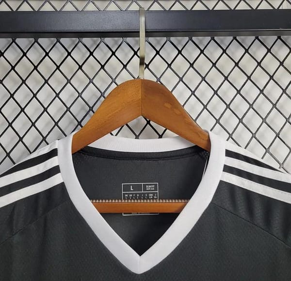 24/25 Bayern Munich Black Goalkeeper Jersey - Image 7