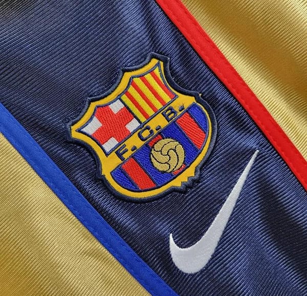 Retro 01/02 Barcelona Away Jersey - Image 3