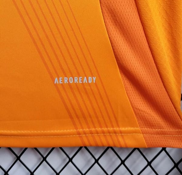 24/25 Women Real Madrid Away Jersey - Image 5