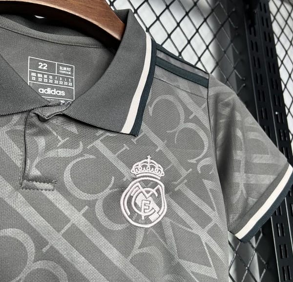24/25 Kids Real Madrid Third Black Jersey - Image 5