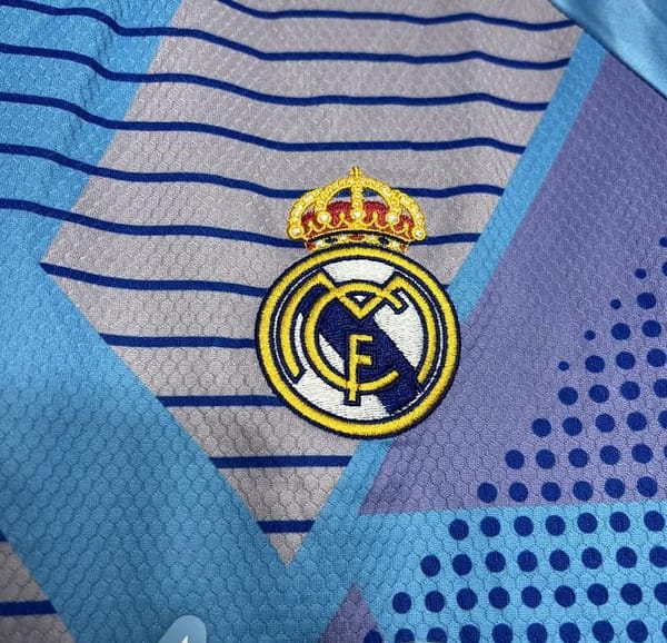 24/25 Real Madrid Goalkeeper Blue Jersey - Image 3