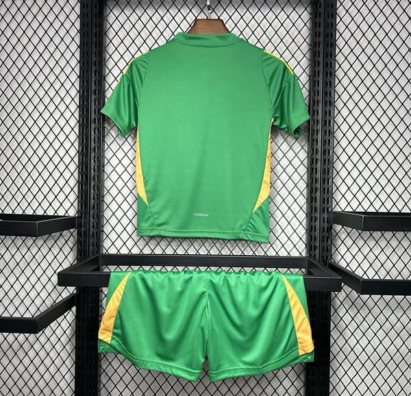 24/25 Kids Newcastle United Goalkeeper Green Jersey - Image 5