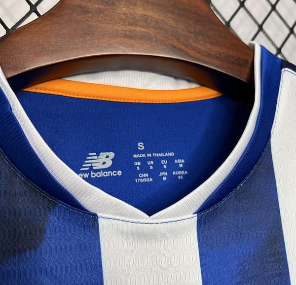 24/25 FC Porto Home Jersey - Image 4
