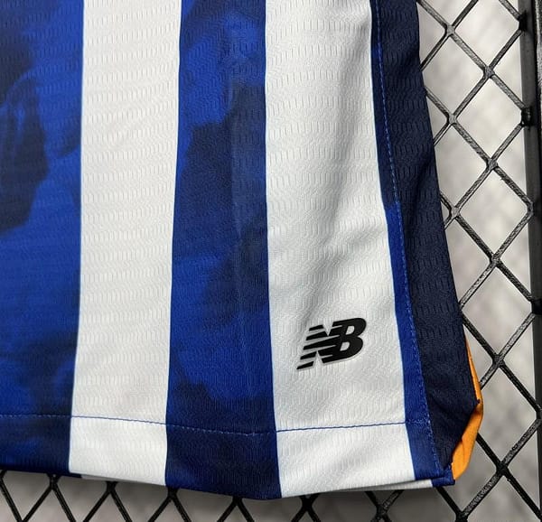 24/25 FC Porto Home Jersey - Image 9