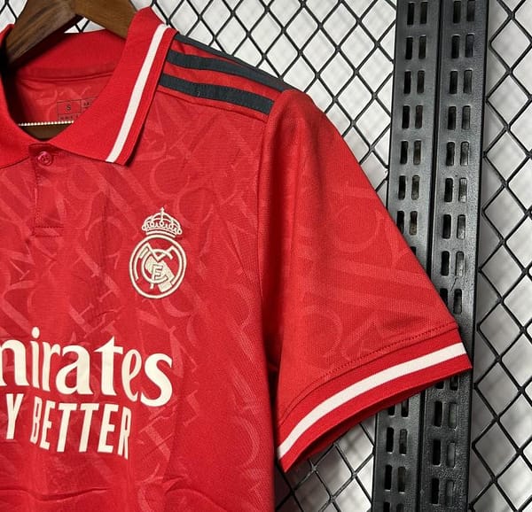 24/25 Real Madrid Red Jersey - Image 3