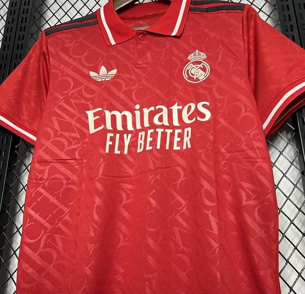 24/25 Real Madrid Red Jersey - Image 4