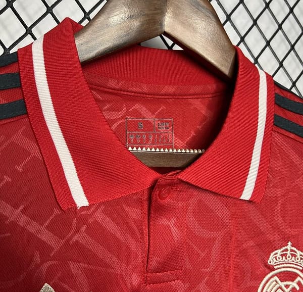 24/25 Real Madrid Red Jersey - Image 5